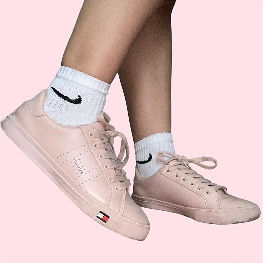Tommy Hilfiger pink sneakers